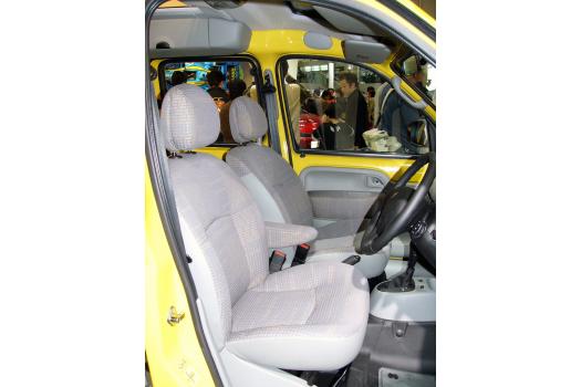 �u���m�[�@�J���O�[�@�W�F�l���[�V����2006�y�������[�^�[�V���[ ����z�v�V�[�g�n�̕ύX�̂ق��A�^�]�Ȃ̃A�[�����X�g���ǉ����ꂽ�̂��j���[�X���B