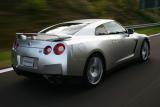 新型 NISSAN GT-R 走り/サイド