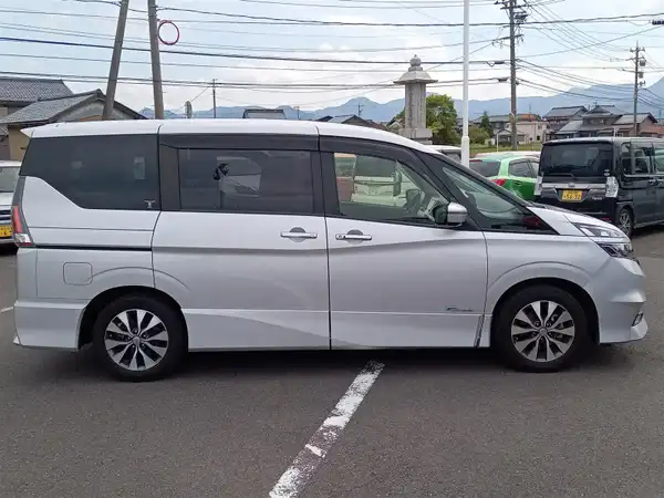 日産 セレナ