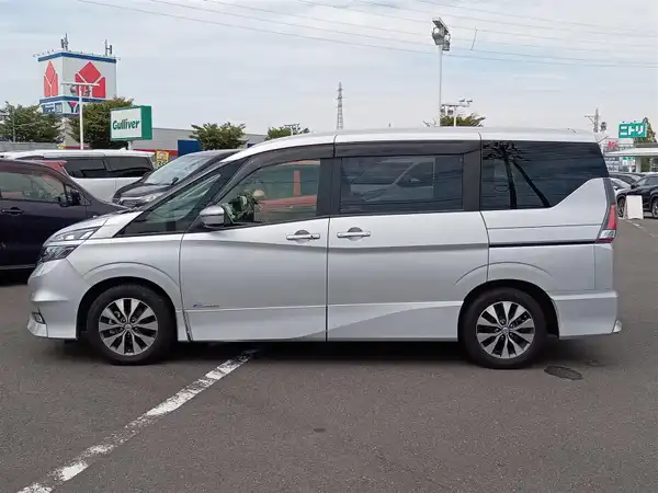 日産 セレナ