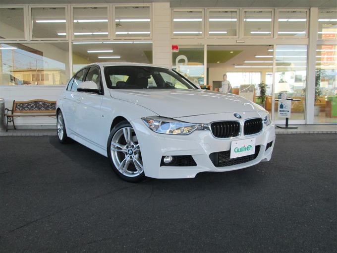 新鮮在庫【BMW320i】入庫いたしました！！