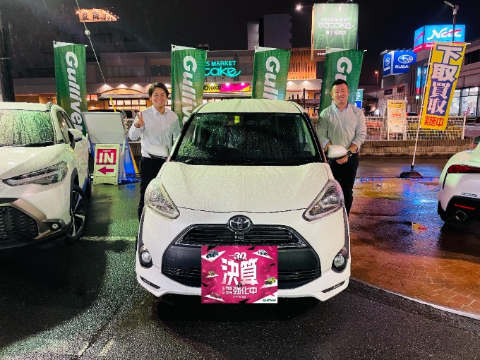 雨の中、大変ありがとうございました！ご納車、TOYOTA シエンタ M様。