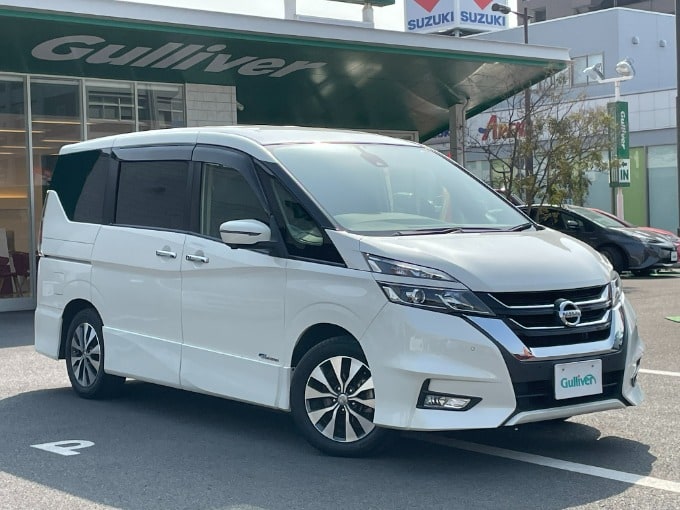 うれしい装備が盛りだくさん！日産セレナ入荷しました！！