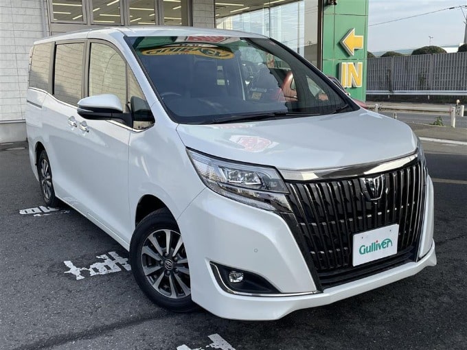 入庫車のご紹介　　☆☆R2年式　トヨタ　エスクァイアGi☆☆