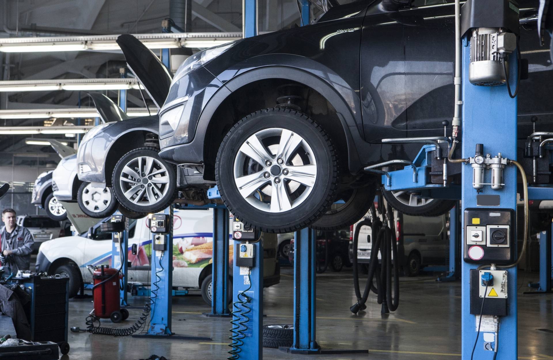 車検を受ける方は少しでも早めに販売店や整備工場に連絡を！！
