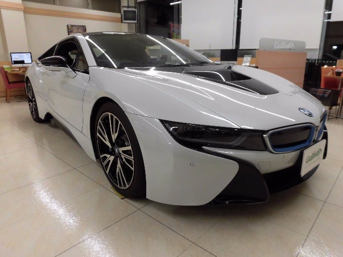 15'BMW i8 (ディーラー車)　入荷！！！