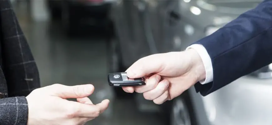 「どんなサービスなの?」 中古車オークションの仕組みと納車までの流れ