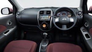 1372751408 日産マーチ