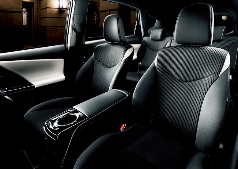 トヨタ プリウスaの特別仕様車s Tune Black 登場 トヨタ プリウスaを買うならこれだ 中古車のガリバー