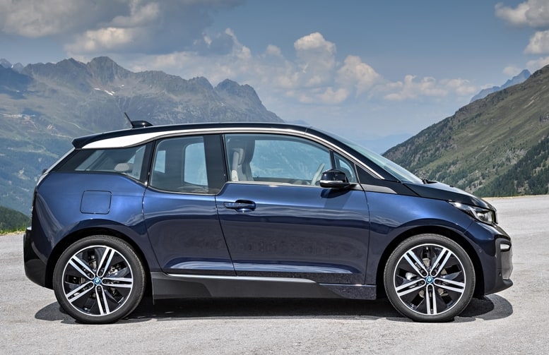 Bmw I3 外観デザインメインンのマイナーチェンジ 新車より中古車がお得 ガリバーの18年新車購入ガイド