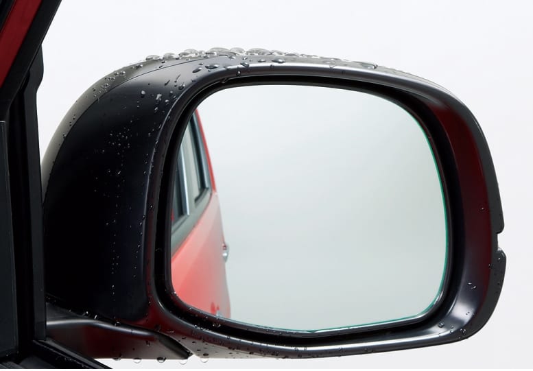 雨や雪 視界を守るヒーテッドドアミラーのメリットとは 安全装備 便利機能