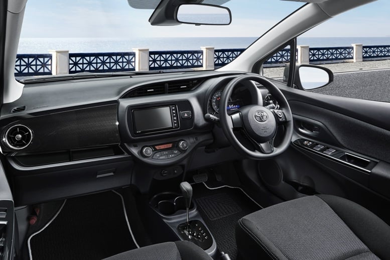 トヨタ ヴィッツ周年特別仕様車購入ガイド 安全装備と買い得感をプラス
