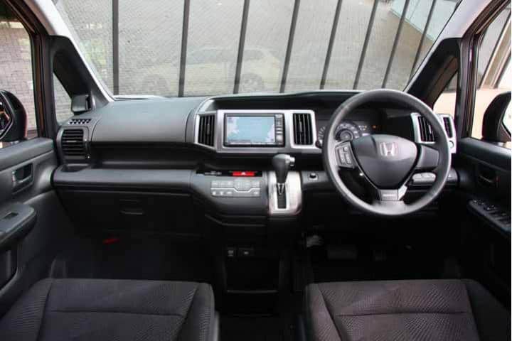 ホンダ 新型ステップワゴン 目指せ人気回復 実用部分を地道に進化 4代目は原点回帰でライバルを迎え撃つ