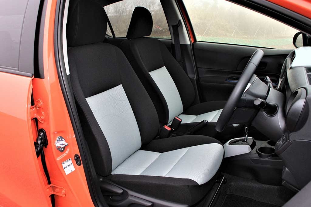 トヨタ アクア新旧比較 10年ぶりのフルモデルチェンジで性能が大幅向上