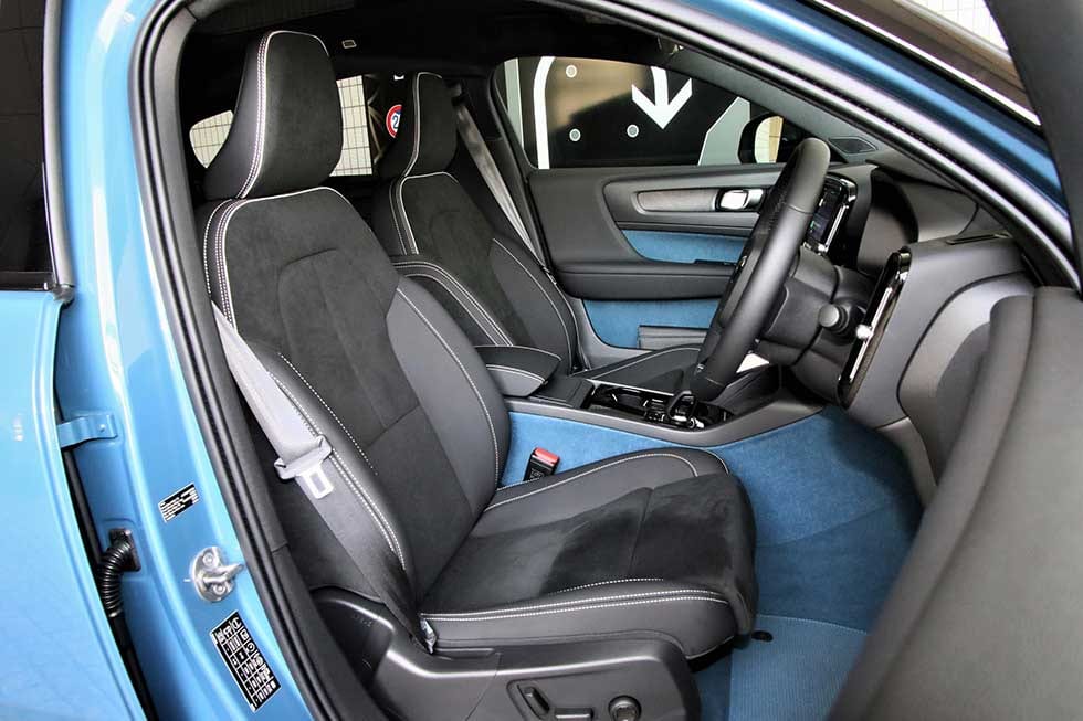 C40のフロントシート