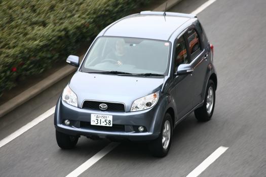 ダイハツ ビーゴ試乗記 小さくたって本格派 トヨタ ダイハツのコラボで生まれたコンパクトsuv誕生