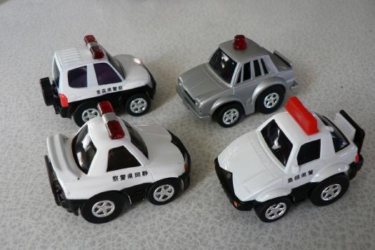 大好評 パトカーシリーズ第２弾 ヴィンテージカーから現在活躍のパトカーをミニカーでご紹介