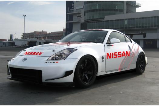 フェアレディZ」にレース専用車「Version NISMO Type 380RS-Competiton