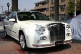 こちらは「MITSUOKA Galue(光岡 ガリュー)」のエクステリア