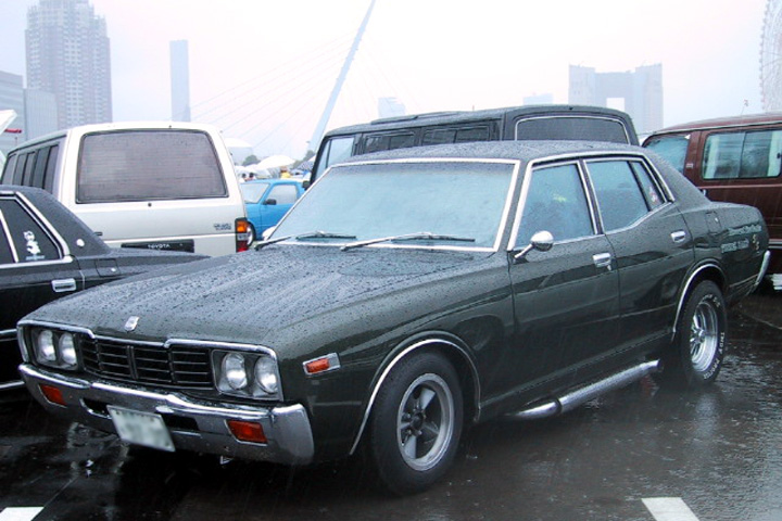 日産セドリックセダン 330系