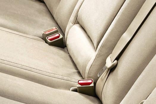 日産 シートベルト着用促進 低フリクションシートベルト 後席シートベルト自立バックル のセット採用を開始