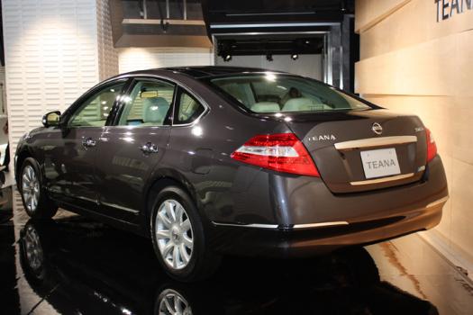 日産 新型 ティアナ 新車発表会速報 豊川 悦司 と 檀 れい がおもてなしの空間を表現 新型 ニッサン ティアナ 発表会レポート