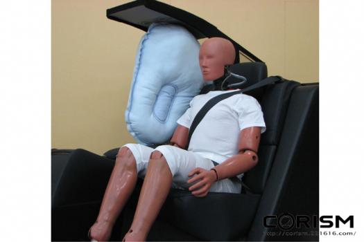 世界初！トヨタが「後席センターエアバッグ」を開発 近日発売の新型車