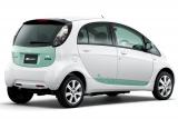 i-MiEV(アイ・ミーブ)[ボディカラー：ホワイトパール/ミントグリーンソリッド(特別色)]　リアビュー