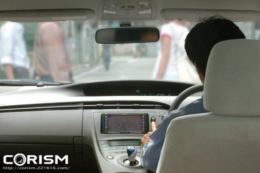 無音で走る プリウス 用に 電子音を鳴らす セーフティアシストシステム Sas286 データシステムより発売