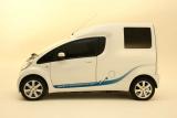 三菱 i-MiEV CARGO サイドビュー