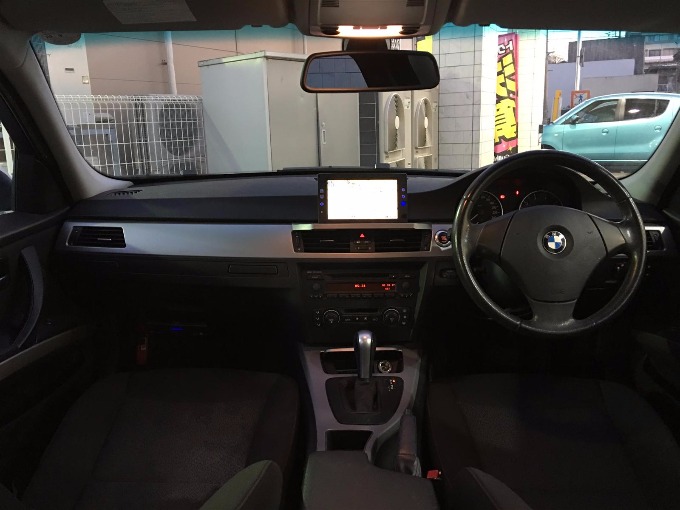 ガリバー大船店にBMW320i入荷しました！03