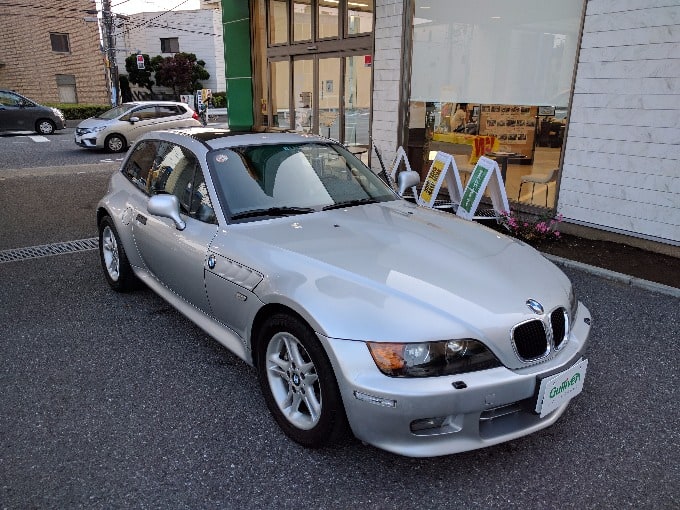 アウディ　TTRSクーペ　＆　BMW　Z3　　　入荷！！！！03