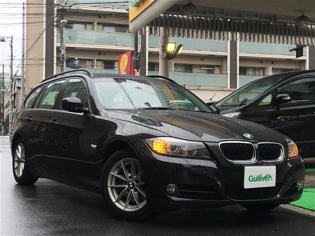 入荷情報！【BMW 320i ツーリング】01