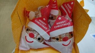 I様より　クリスマスケーキ&サンタさんシュークリーム　いただきました♪　☆ガリバー滝野社店☆02
