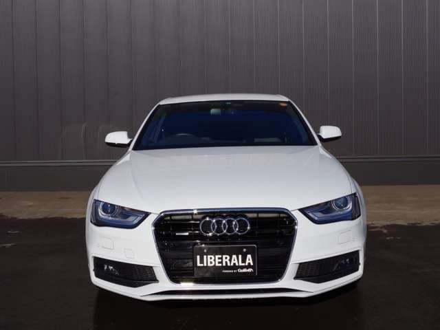 アウディ A4 2.0 TFSI クワトロ Sラインパッケージ05