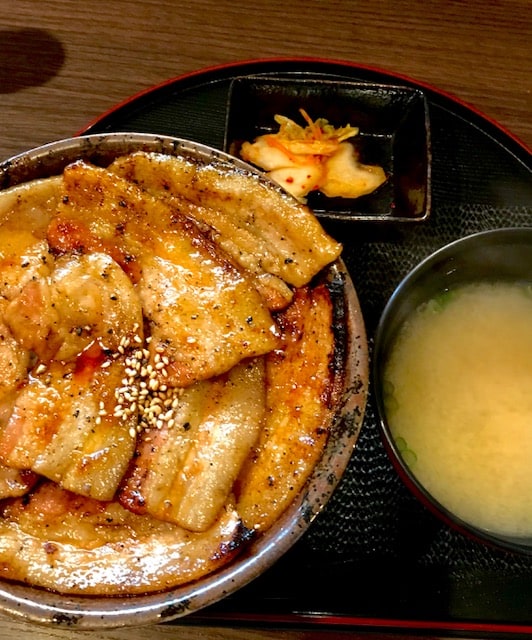 帯広名物！！豚丼！！01