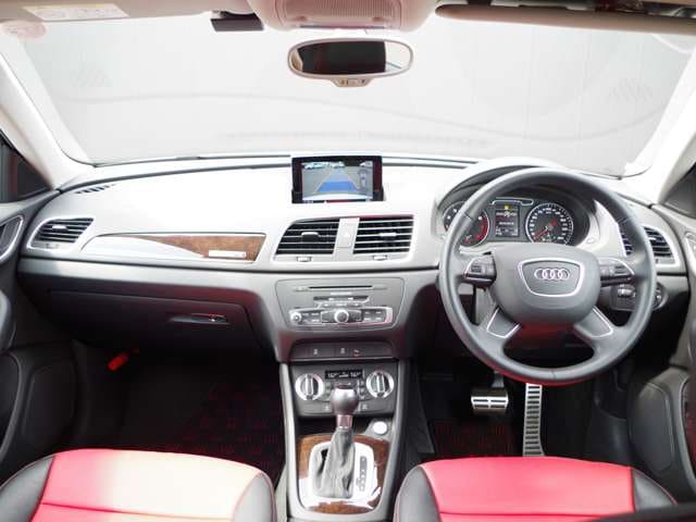 アウディ Q32.0 TFSI クワトロ入荷しました!!02