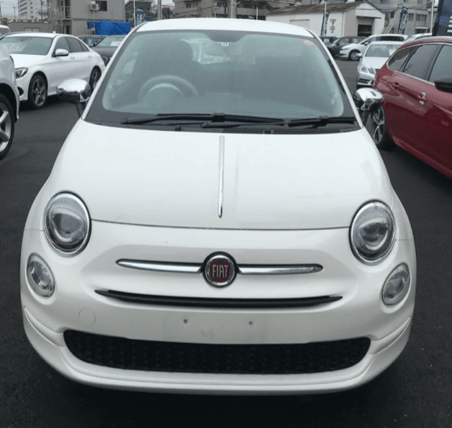 お洒落なデザインが魅力的！’17年式 フィアット 500入荷01