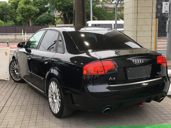 おすすめのお車！！【H19　AudiA4 黒】02