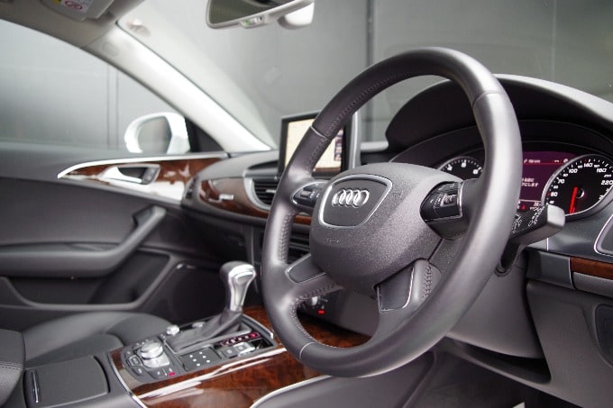 またまた新入荷情報でございます。02