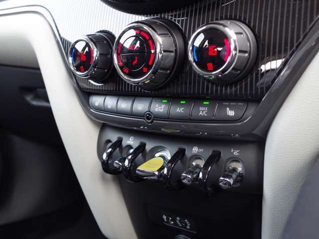 ＢＭＷ　ミニクロスオーバー　クーパー S E　 オール4　入荷！！03