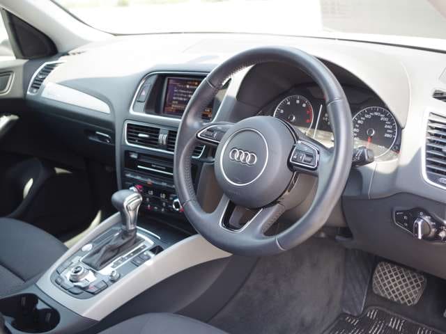 アウディQ5　2.0 TFSI クワトロ 入荷！！02