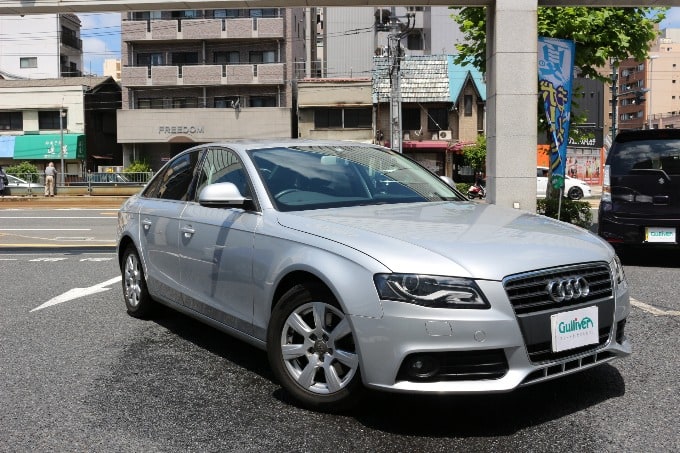 アウディ　A4   1.8TFSI01