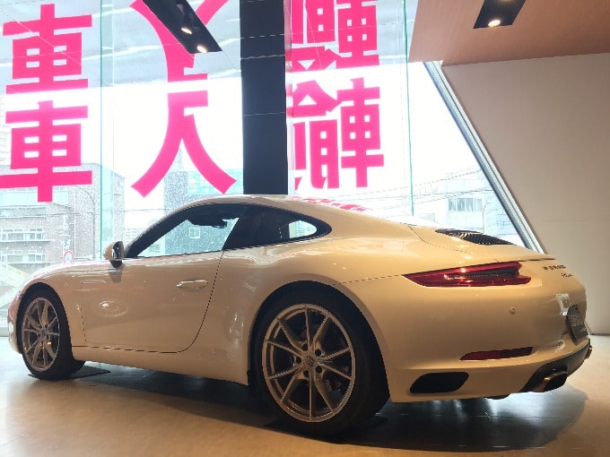 ポルシェ911カレラのご紹介02