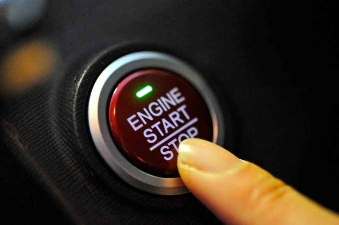 ボタン一つでエンジンがかかる プッシュスタートボタンってご存知ですか 車買取販売ならガリバー16号八千代店の事例紹介 G 中古車のガリバー