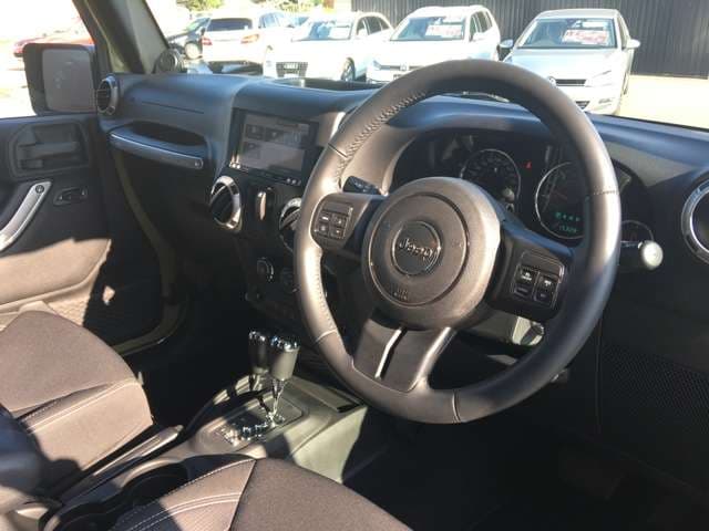 ジープ ラングラーサハラ　入荷！！02