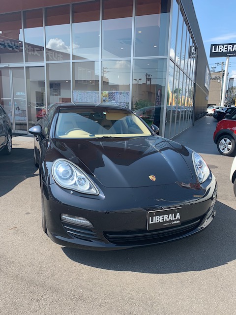 大人気！パナメーラ・マカン入荷しました♪01