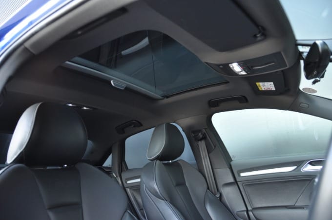 新在庫、続々入荷中でございます。03