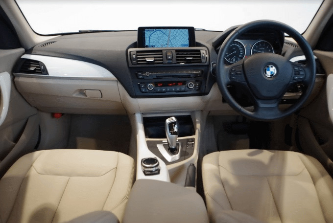 ☆チラシ掲載車両　BMW116i ファッショニスタ☆02