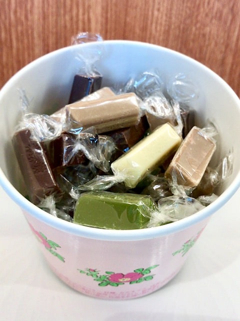 S様から素敵ないただき物～六花亭のチョコ～01